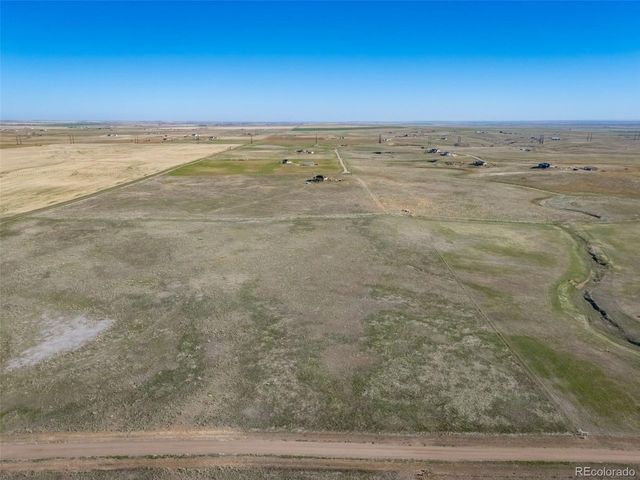 58701 E Lake Pl, Strasburg, CO 80136