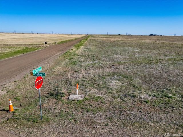 58701 E Lake Pl, Strasburg, CO 80136