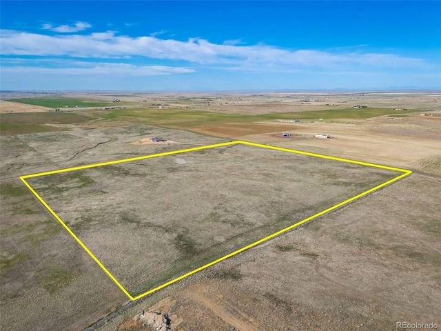 58701 E Lake Pl, Strasburg, CO 80136