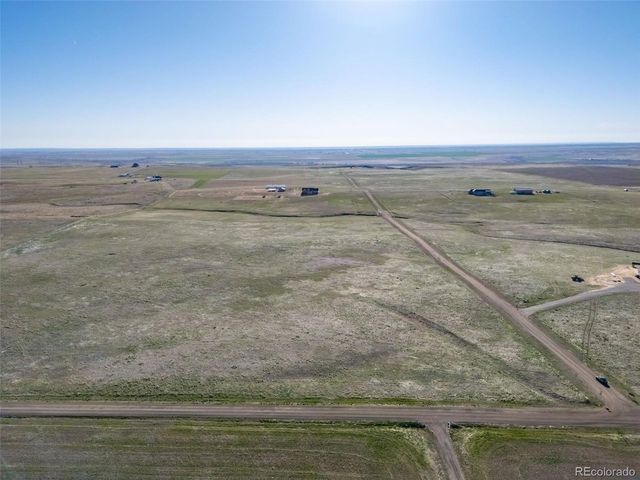 58701 E Lake Pl, Strasburg, CO 80136