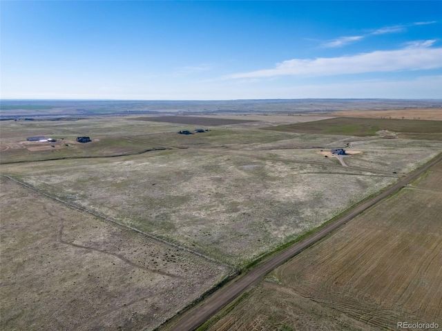 58701 E Lake Pl, Strasburg, CO 80136