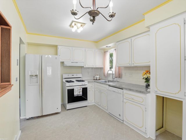 20844 Vermander Avenue, Clinton Twp, MI 48035