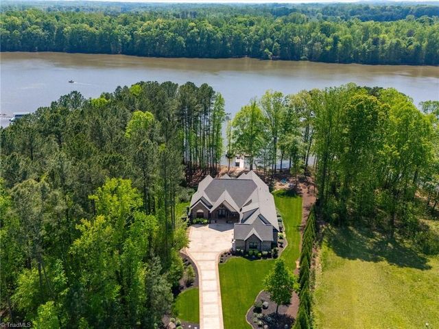 1579 Sunset Pointe Drive, Salisbury, NC 28146