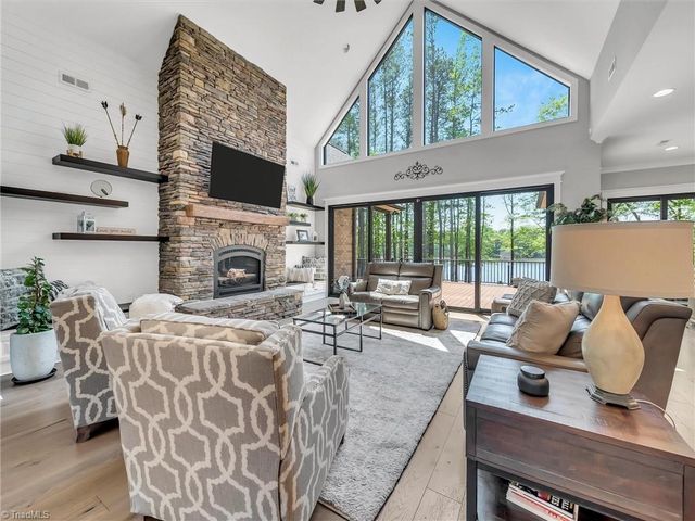 1579 Sunset Pointe Drive, Salisbury, NC 28146