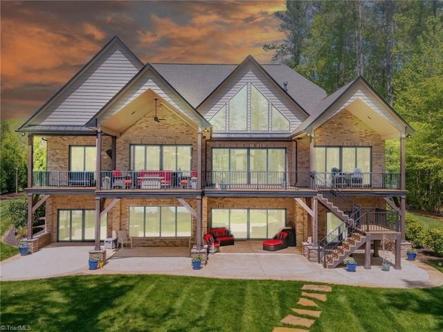 1579 Sunset Pointe Drive, Salisbury, NC 28146