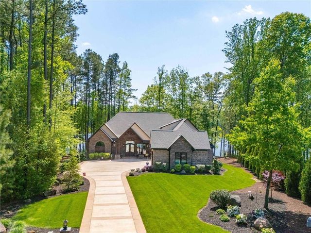 1579 Sunset Pointe Drive, Salisbury, NC 28146