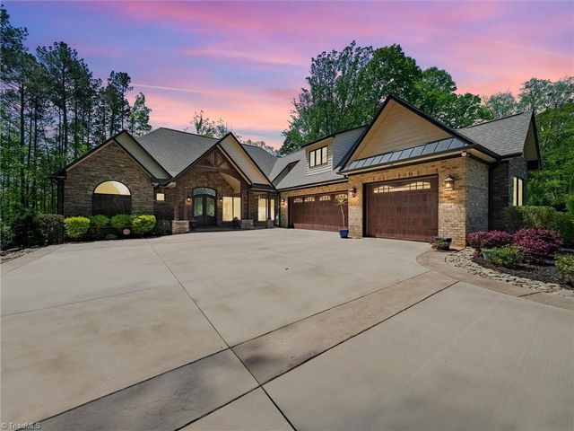 1579 Sunset Pointe Drive, Salisbury, NC 28146