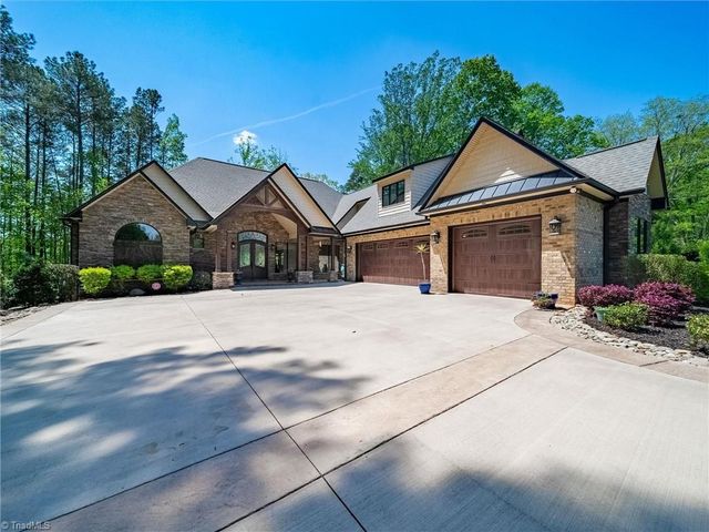1579 Sunset Pointe Drive, Salisbury, NC 28146
