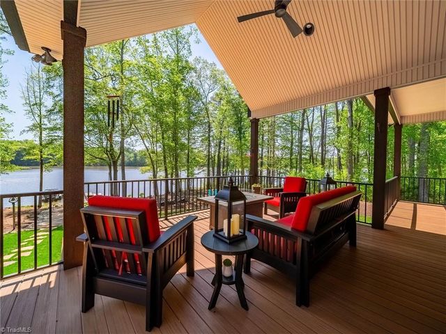 1579 Sunset Pointe Drive, Salisbury, NC 28146