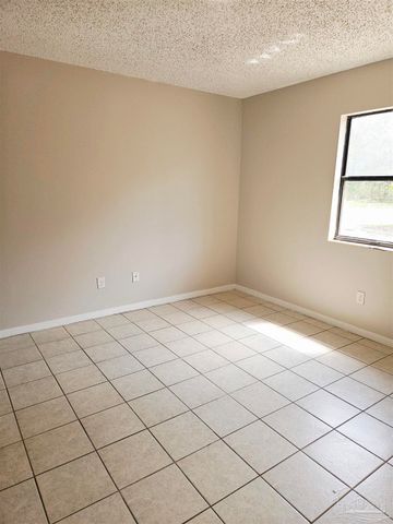 7240 Hilburn Rd 1D, Pensacola, FL 32504