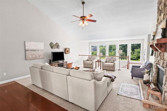 136 Stonebridge Crossing Drive, Maryville, IL 62062