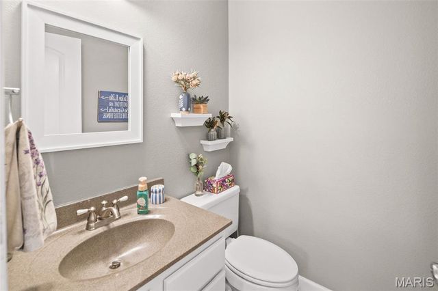 136 Stonebridge Crossing Drive, Maryville, IL 62062