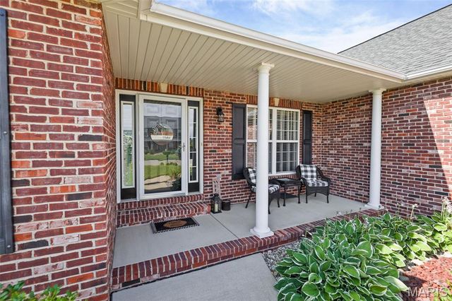 136 Stonebridge Crossing Drive, Maryville, IL 62062