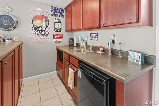 136 Stonebridge Crossing Drive, Maryville, IL 62062