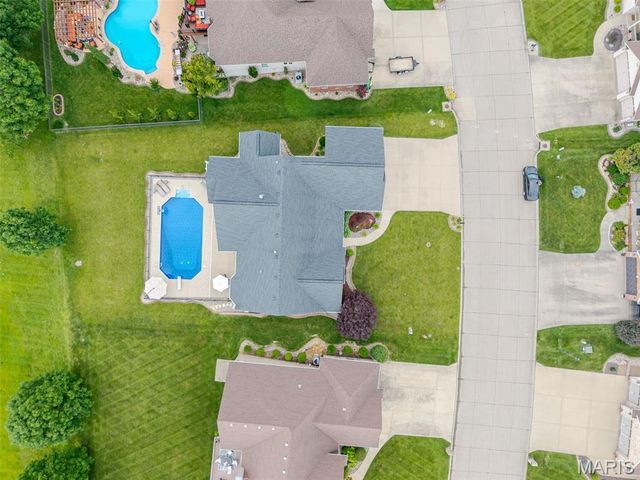 136 Stonebridge Crossing Drive, Maryville, IL 62062