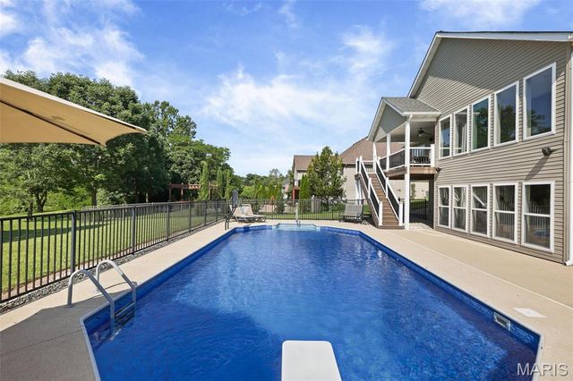 136 Stonebridge Crossing Drive, Maryville, IL 62062