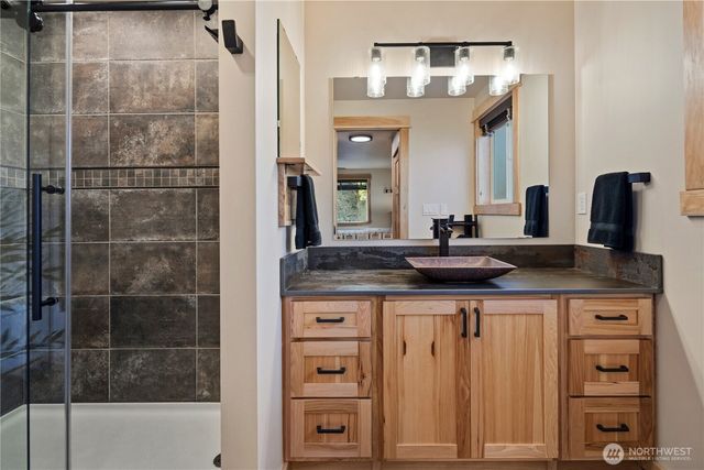 127 Lake Terrace Drive, Mossyrock, WA 98564