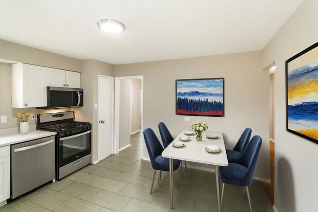 807 Blackhawk Drive, University Park, IL 60484