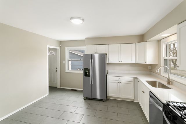 807 Blackhawk Drive, University Park, IL 60484