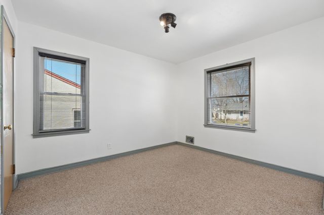 2344 Cowern Place E, North Saint Paul, MN 55109