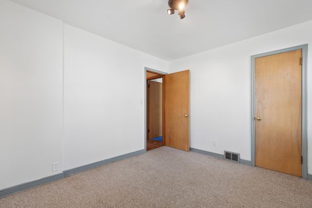 2344 Cowern Place E, North Saint Paul, MN 55109