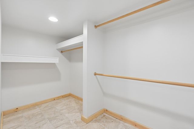 2344 Cowern Place E, North Saint Paul, MN 55109