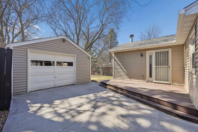 2344 Cowern Place E, North Saint Paul, MN 55109