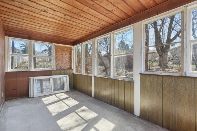 2344 Cowern Place E, North Saint Paul, MN 55109