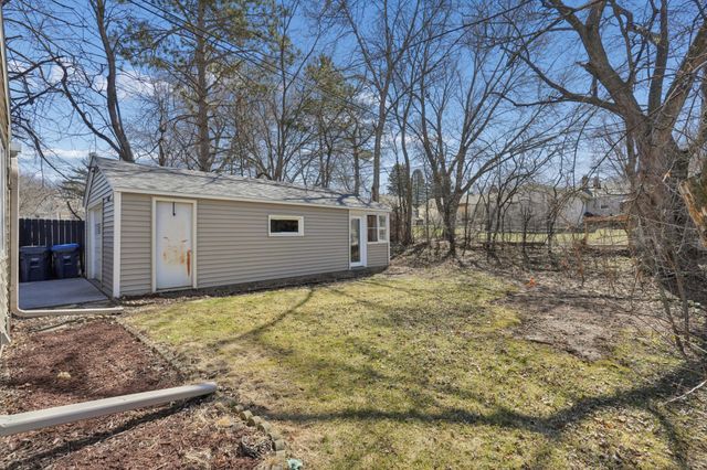 2344 Cowern Place E, North Saint Paul, MN 55109