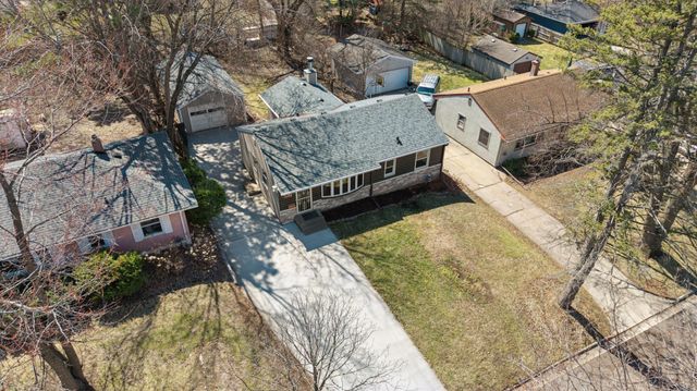 2344 Cowern Place E, North Saint Paul, MN 55109