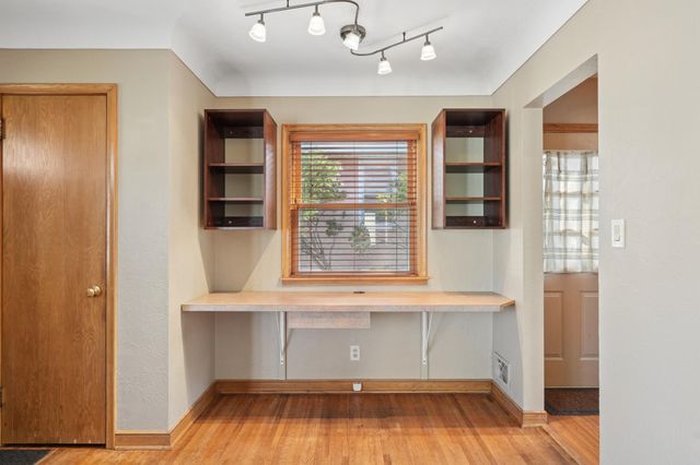 2344 Cowern Place E, North Saint Paul, MN 55109