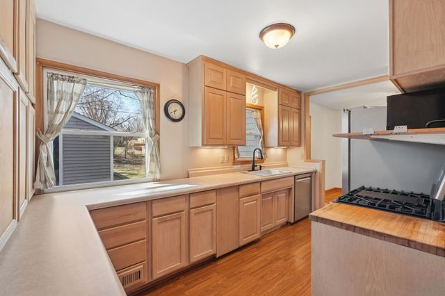 2344 Cowern Place E, North Saint Paul, MN 55109