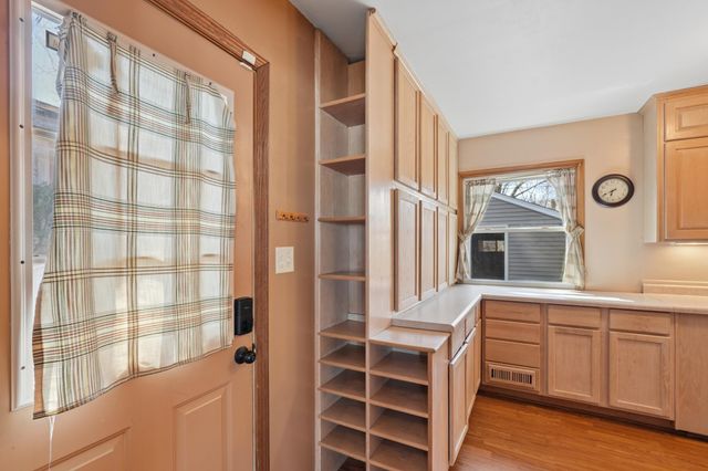 2344 Cowern Place E, North Saint Paul, MN 55109