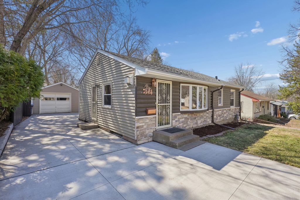 2344 Cowern Place E, North Saint Paul, MN 55109