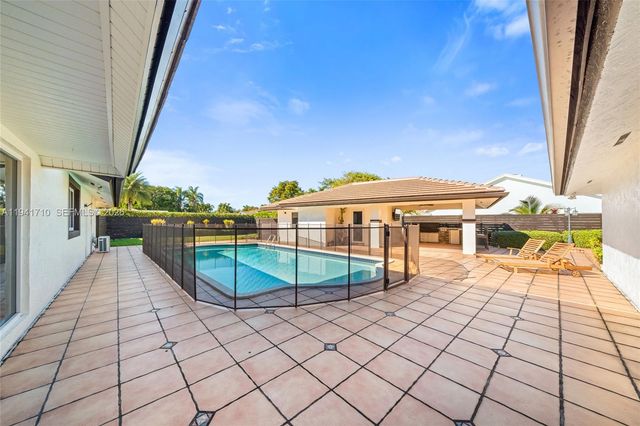 9461 SW 128th St, Miami, FL 33176