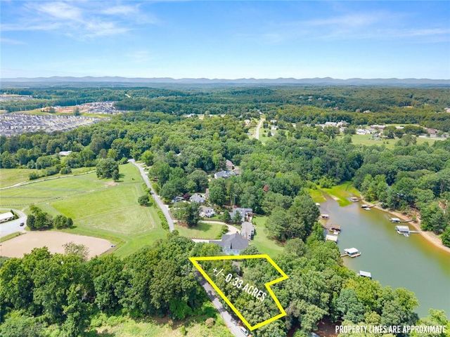 205 Lake Drive, Dawsonville, GA 30534