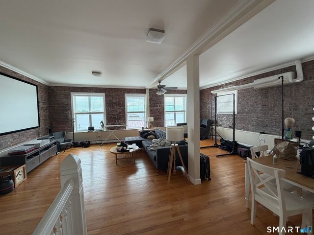 153 Bank Street, New London, CT 06320