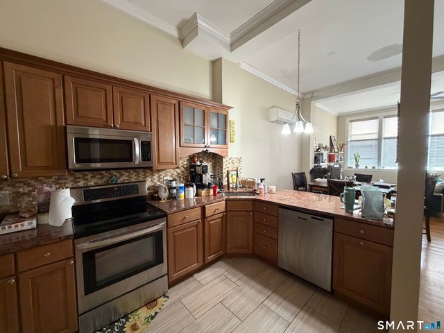 153 Bank Street, New London, CT 06320