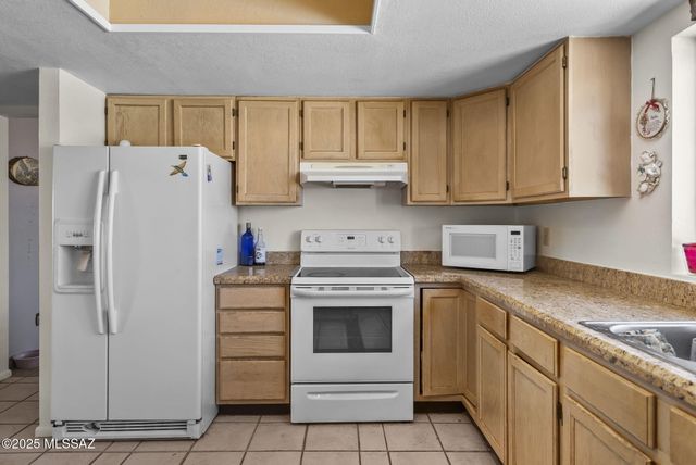 888 Cree Lane, Rio Rico, AZ 85648