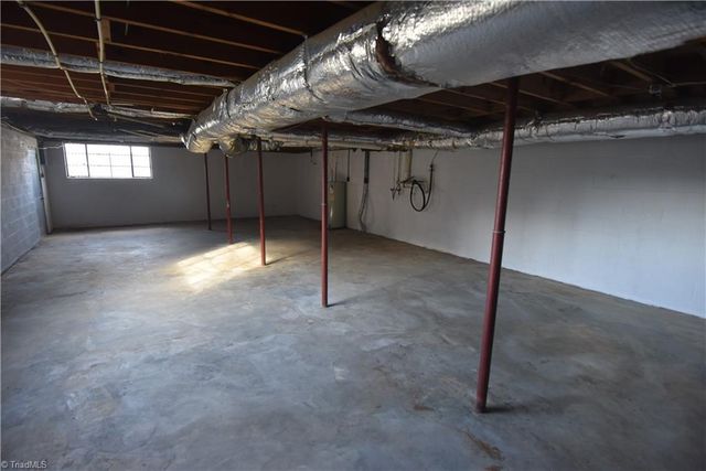 3808 Cash Drive, Winston-salem, NC 27107