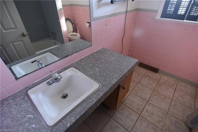 3808 Cash Drive, Winston-salem, NC 27107