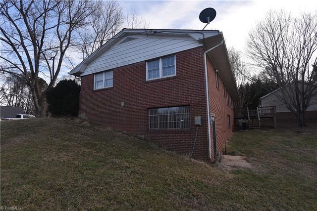 3808 Cash Drive, Winston-salem, NC 27107