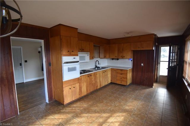 3808 Cash Drive, Winston-salem, NC 27107