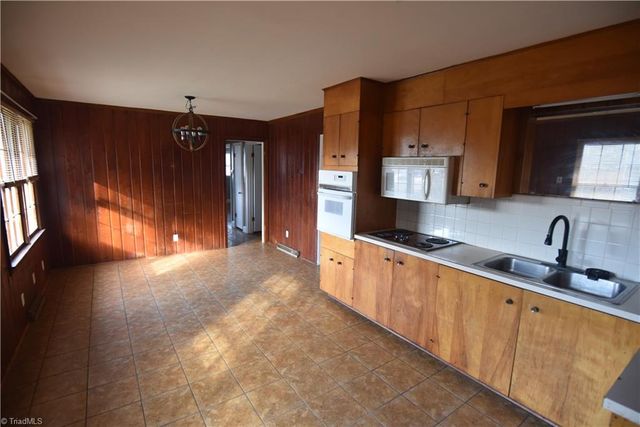 3808 Cash Drive, Winston-salem, NC 27107