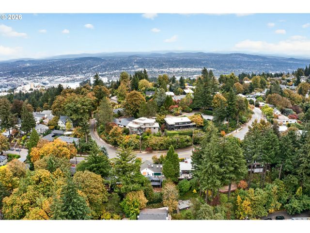 4021 Sw COUNCIL CREST Dr, Portland, OR 97239