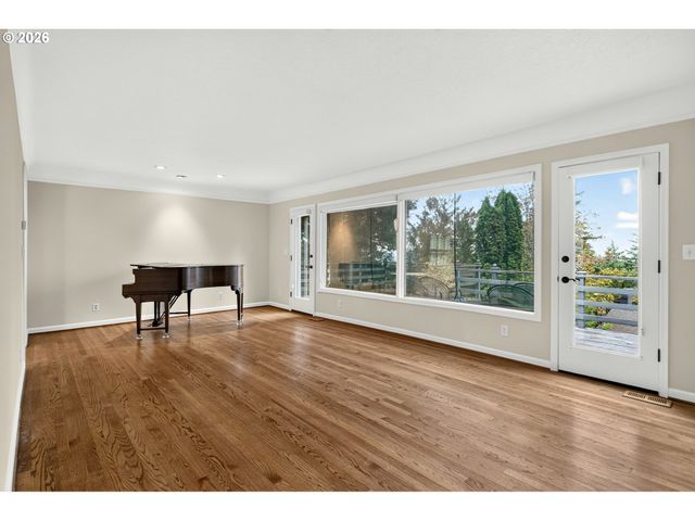 4021 Sw COUNCIL CREST Dr, Portland, OR 97239
