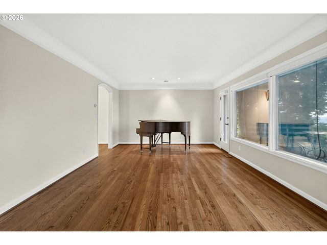 4021 Sw COUNCIL CREST Dr, Portland, OR 97239