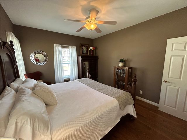 165 Seaside Drive, Gun Barrel City, TX 75156