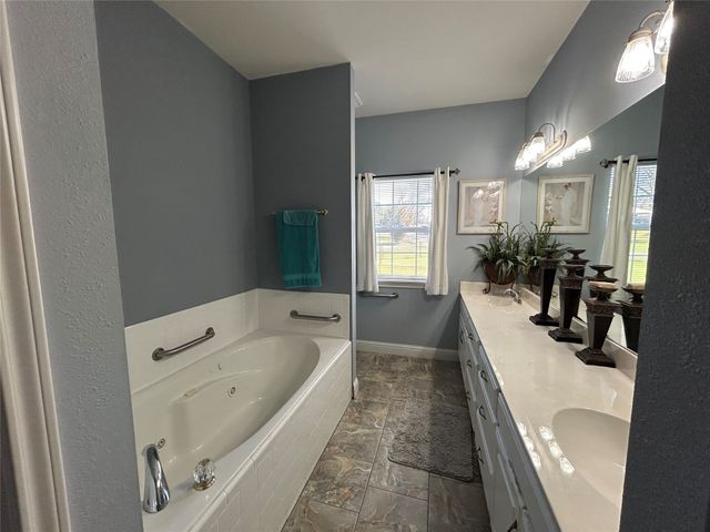 165 Seaside Drive, Gun Barrel City, TX 75156