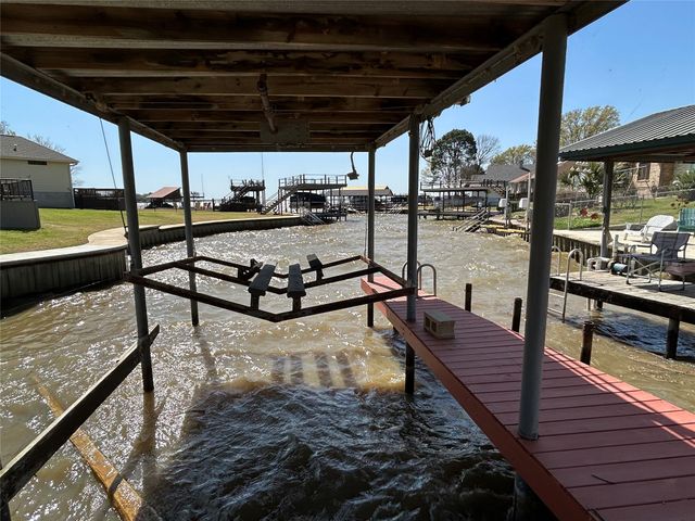 165 Seaside Drive, Gun Barrel City, TX 75156